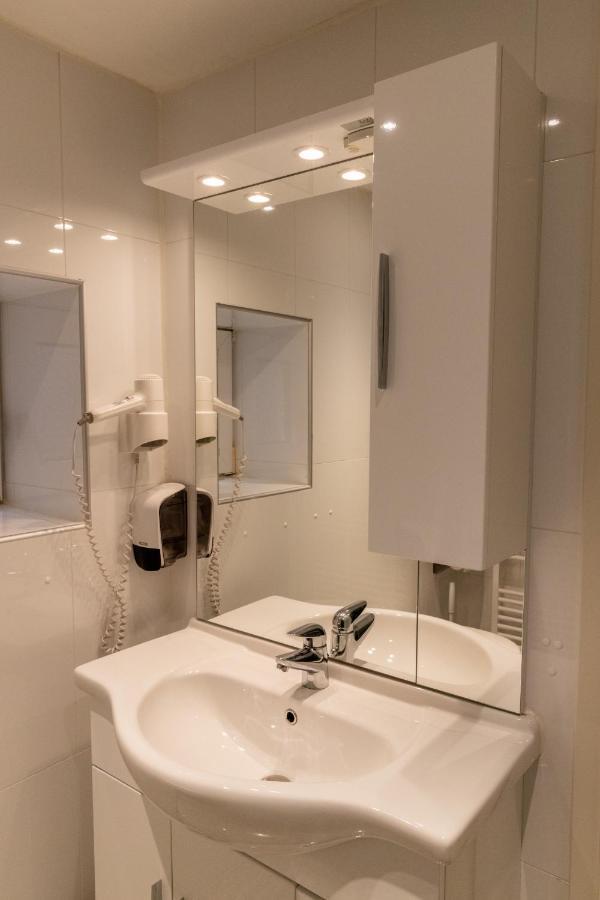 Hotel Zur Post Ochsendorf Koenigslutter am Elm Luaran gambar